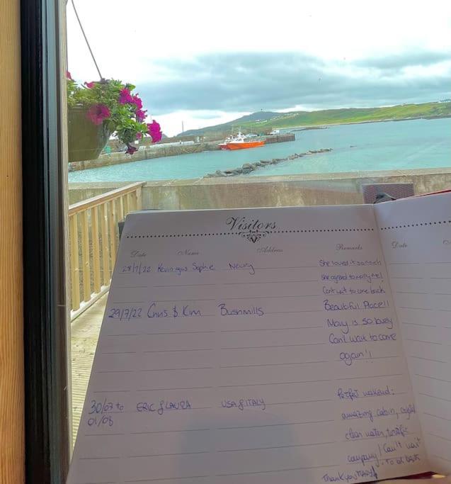 Cosy Portmor Log Cabin- Sea Views, Deck & Relaxation Malin Head Eksteriør billede