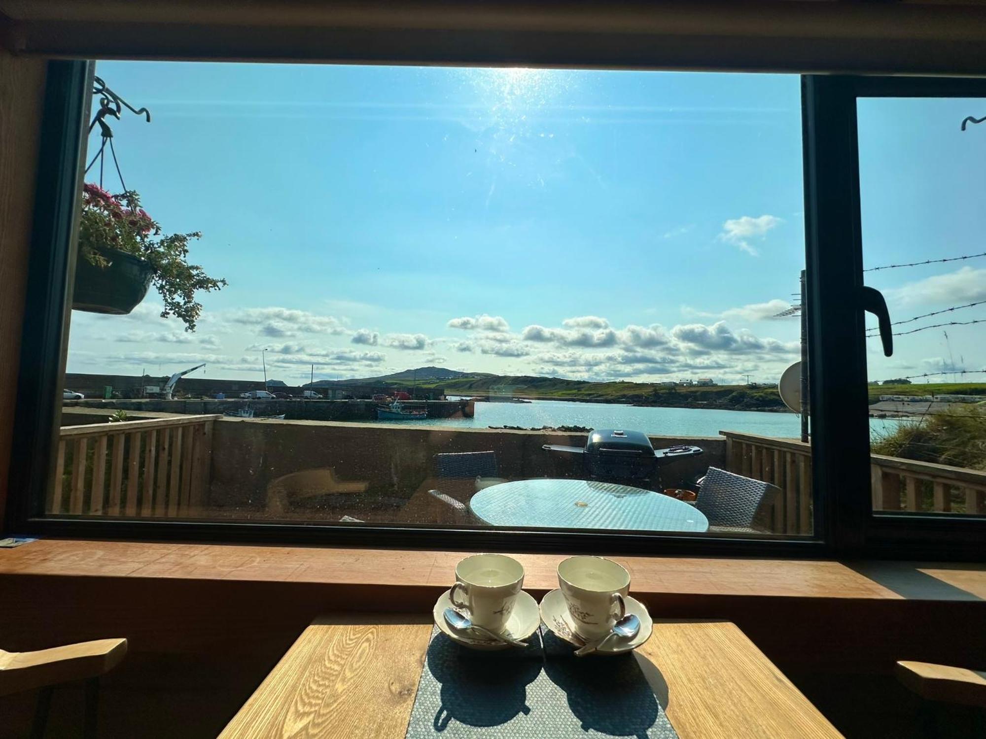 Cosy Portmor Log Cabin- Sea Views, Deck & Relaxation Malin Head Eksteriør billede